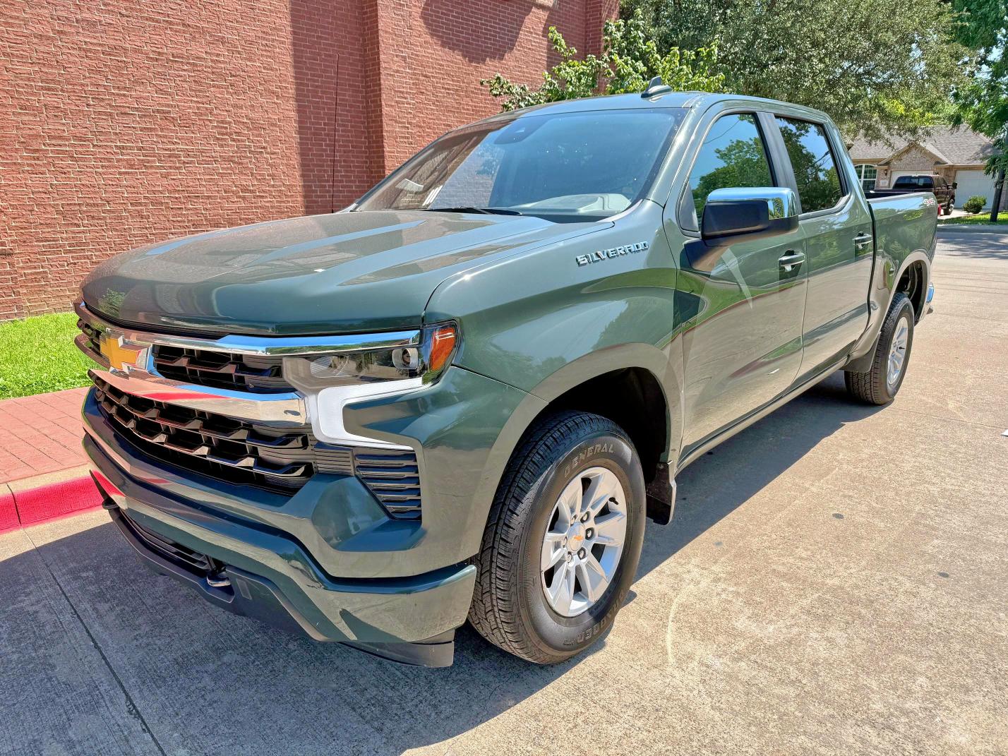 Продажа на аукционе авто 2025 Chevrolet Silverado, vin: 1GCUKDED8SZ171415, номер лота: 61592605