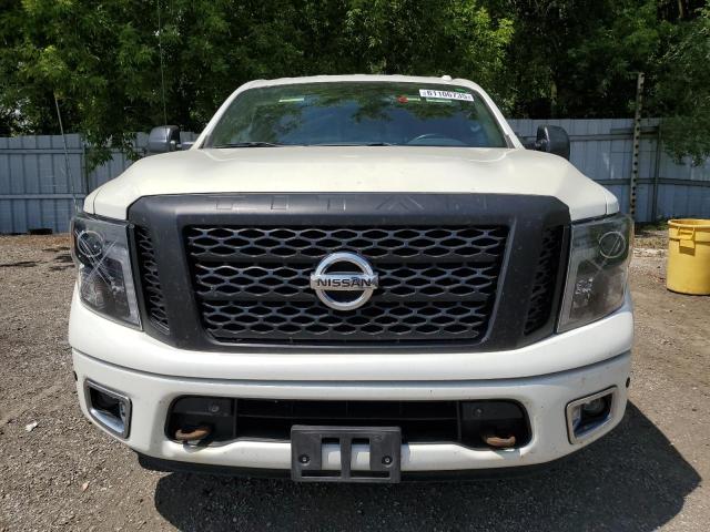 61106735 :رقم المزاد ، 1N6AA1E5XJN518503 vin ، 2018 Nissan Titan Sv مزاد بيع