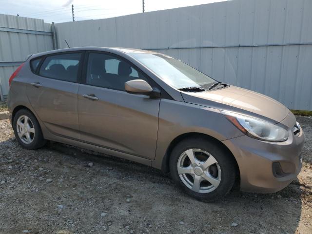 59192105 :رقم المزاد ، KMHCT5AE3EU184745 vin ، 2014 Hyundai Accent مزاد بيع