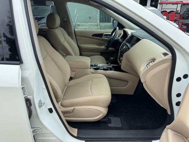 Продажа на аукционе авто 2017 Nissan Pathfinder, vin: 5N1DR2MM1HC627750, номер лота: 60175325