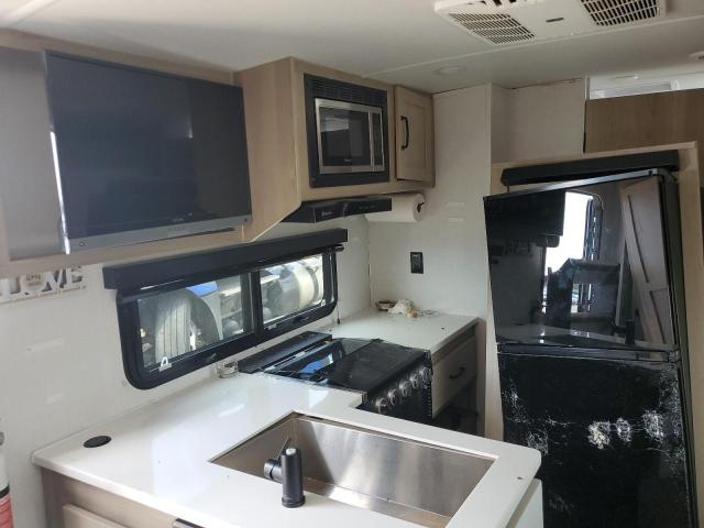 61429995 :رقم المزاد ، 4X4TRLB29RD458946 vin ، 2024 Rockwood Travel Trl مزاد بيع