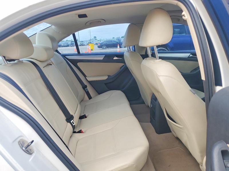 57669416 :رقم المزاد ، 3VW3L7AJ2CM369851 vin ، 2012 Volkswagen Jetta مزاد بيع