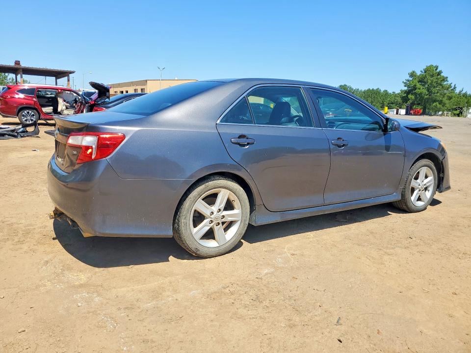 55754006 :رقم المزاد ، 4T1BF1FK0DU233070 vin ، 2013 Toyota Camry مزاد بيع