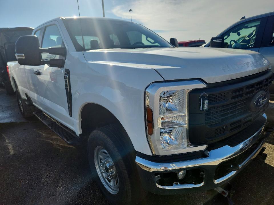 2024 Ford F350 მანქანა იყიდება აუქციონზე, vin: 1FT8X3BA9RED61121, აუქციონის ნომერი: 56181646