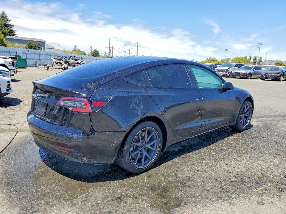 59168466 :رقم المزاد ، 5YJ3E1EA5MF930277 vin ، 2021 Tesla Model 3 مزاد بيع