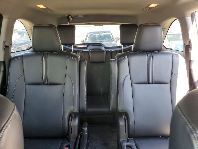 57033086 :رقم المزاد ، 5TDJZRFH2JS813592 vin ، 2018 Toyota Highlander مزاد بيع