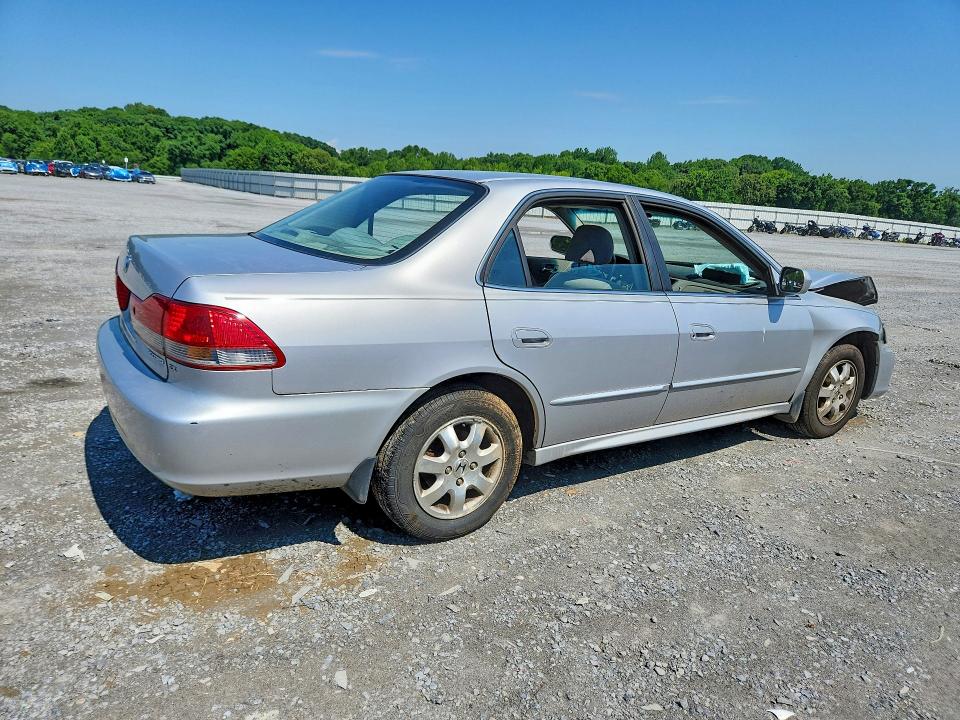 57184446 :رقم المزاد ، 1HGCG56681A146757 vin ، 2001 Honda Accord مزاد بيع