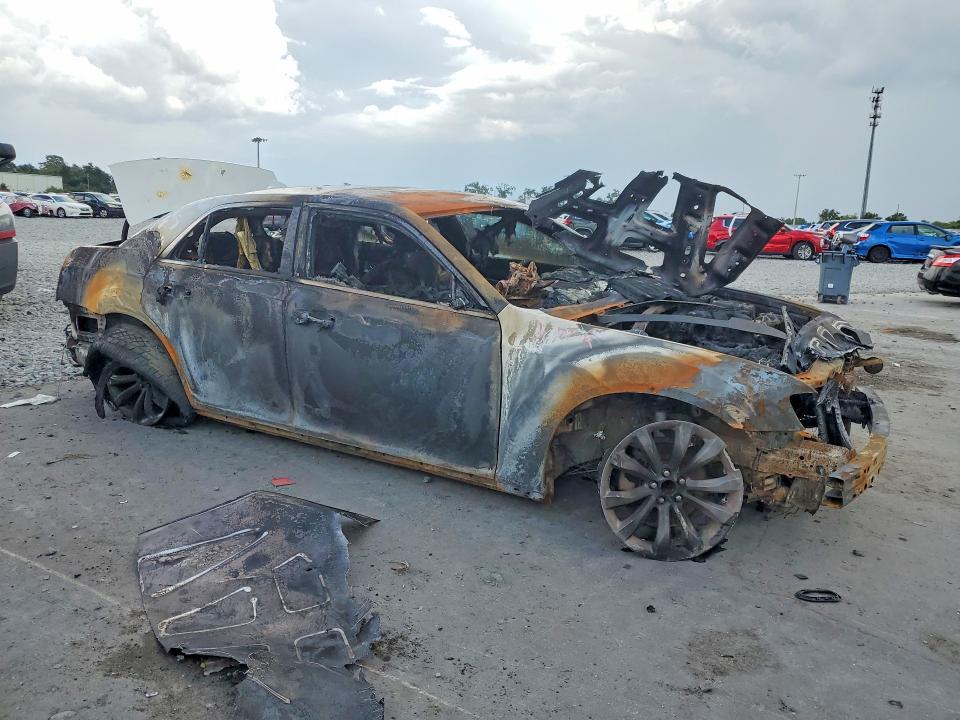58805216 :رقم المزاد ، 2C3CCAAG5KH568897 vin ، 2019 Chrysler 300 مزاد بيع