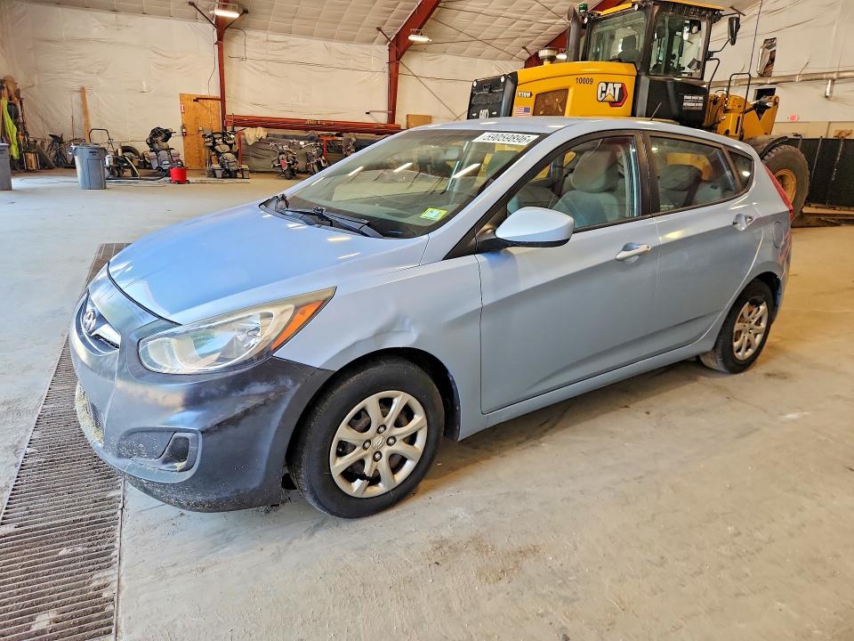 2013 Hyundai Accent მანქანა იყიდება აუქციონზე, vin: KMHCT5AE6DU128622, აუქციონის ნომერი: 59059896