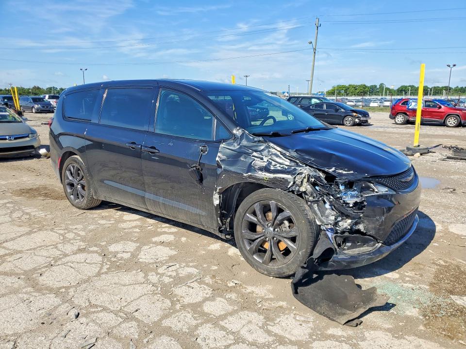 Продажа на аукционе авто 2019 Chrysler Pacifica, vin: 2C4RC1FG8KR638983, номер лота: 57646806