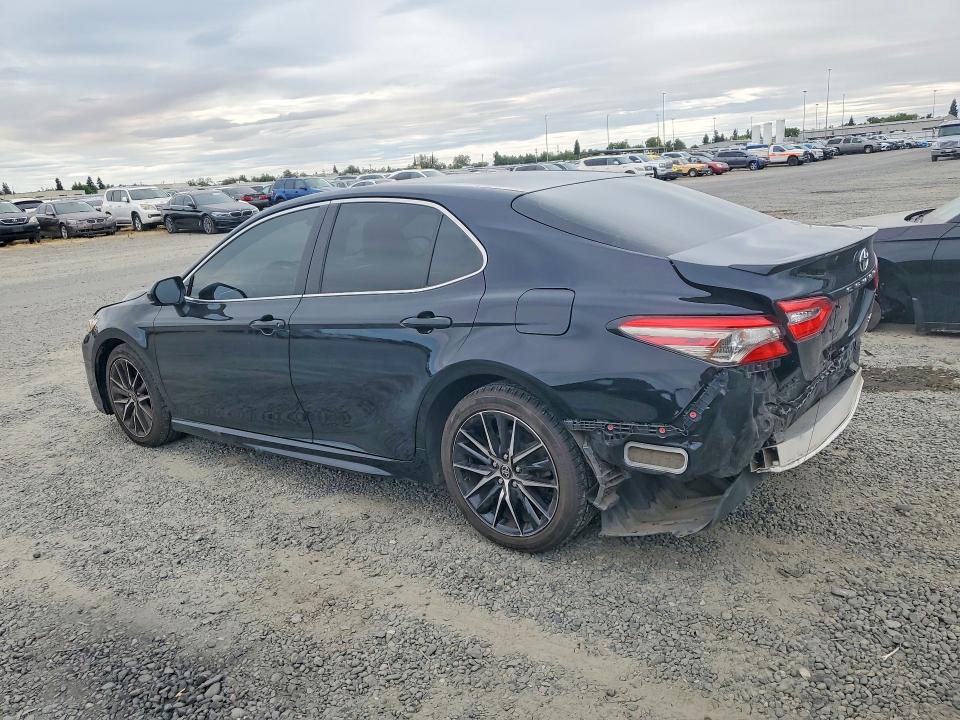 56646276 :رقم المزاد ، JTNB11HKXJ3007468 vin ، 2018 Toyota Camry مزاد بيع