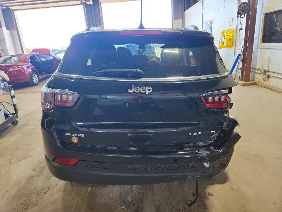 58238196 :رقم المزاد ، 3C4NJDCB7JT199429 vin ، 2018 Jeep Compass مزاد بيع