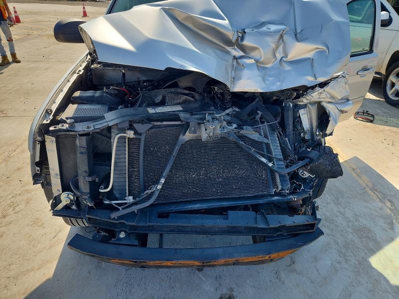 2011 Chevrolet Suburban მანქანა იყიდება აუქციონზე, vin: 1GNSCHE0XBR167799, აუქციონის ნომერი: 58540896