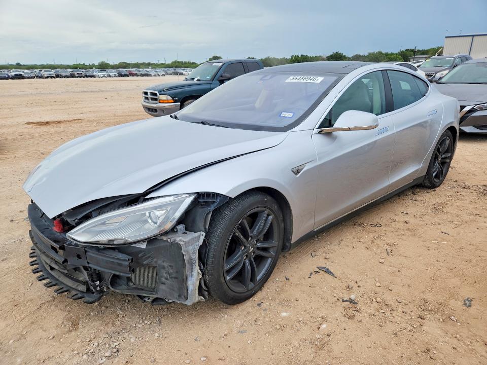 56486946 :رقم المزاد ، 5YJSA1H18EFP63983 vin ، 2014 Tesla Model S مزاد بيع
