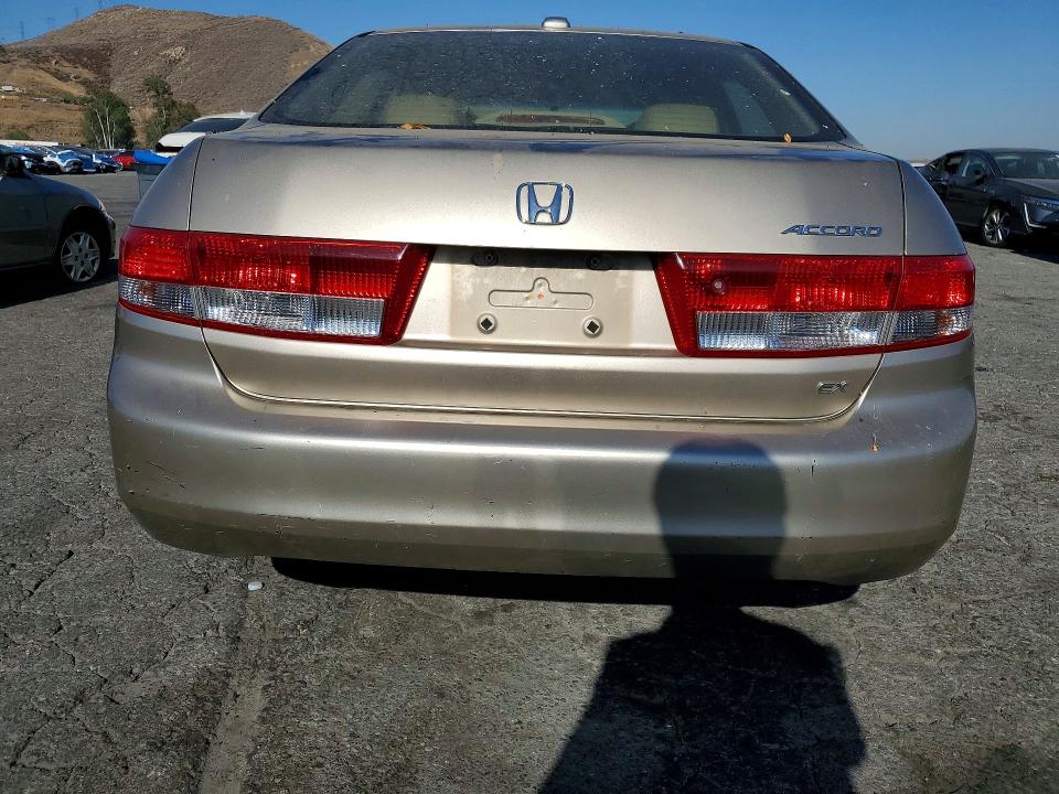 57590006 :رقم المزاد ، JHMCM56824C002332 vin ، 2004 Honda Accord Ex مزاد بيع