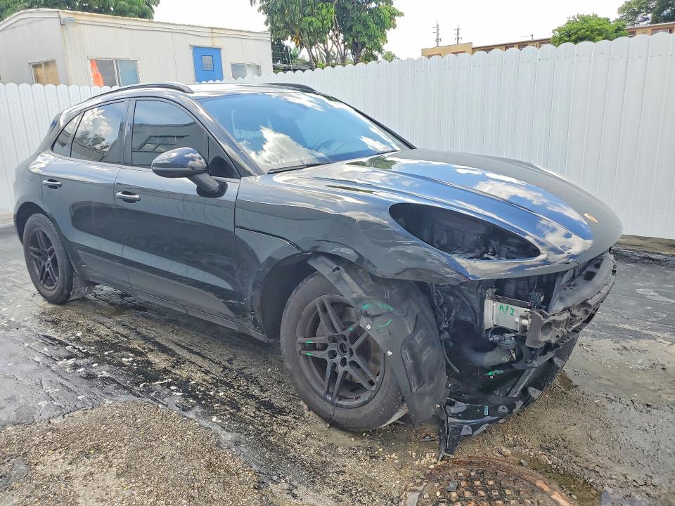 57122686 :رقم المزاد ، WP1AA2A58JLB21543 vin ، 2018 Porsche Macan مزاد بيع