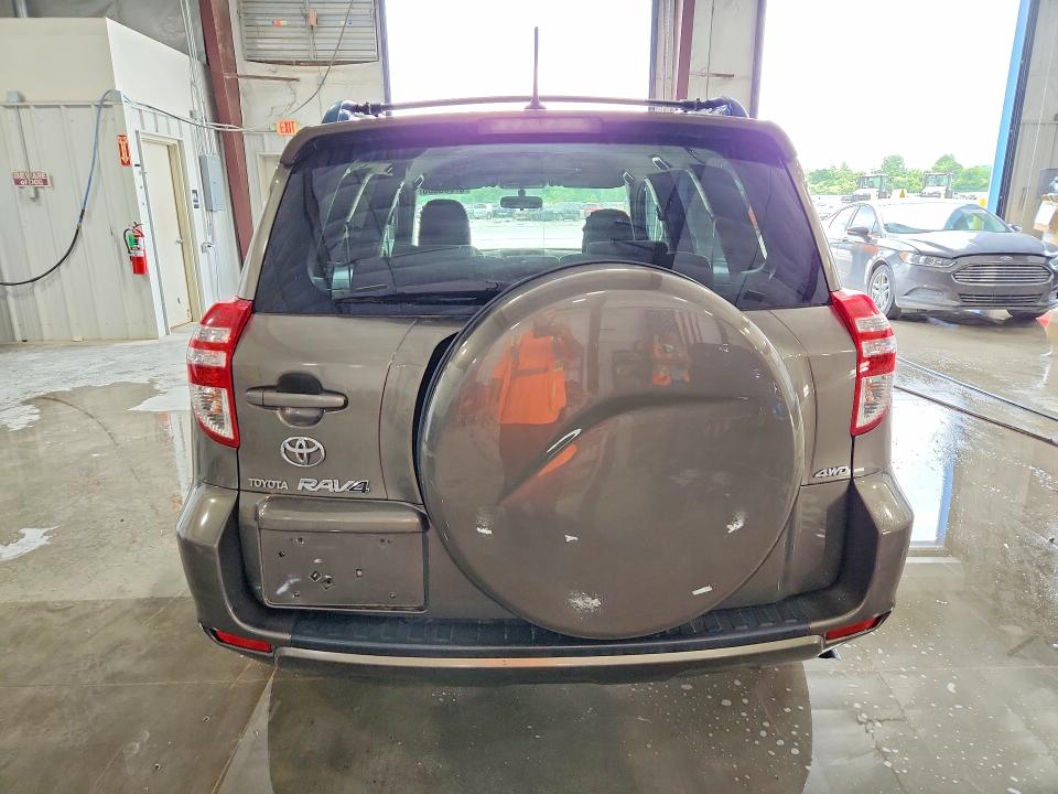 2010 Toyota Rav4 მანქანა იყიდება აუქციონზე, vin: JTMBF4DV2AD035007, აუქციონის ნომერი: 57250386