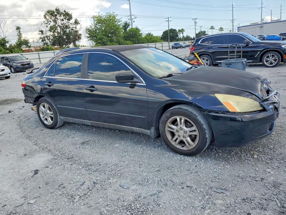 55517546 :رقم المزاد ، 1HGCM55343A012038 vin ، 2003 Honda Accord مزاد بيع