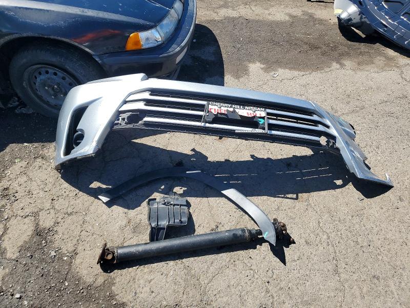 56758096 :رقم المزاد ، 5TDBZRFH5KS967901 vin ، 2019 Toyota Highlander مزاد بيع