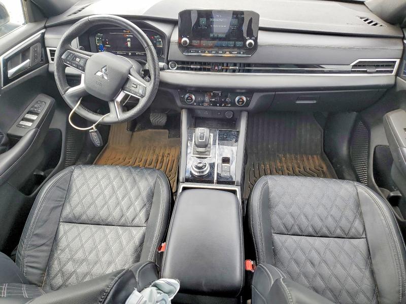 56176786 :رقم المزاد ، JA4J3VA85PZ042208 vin ، 2023 Mitsubishi Outlander مزاد بيع