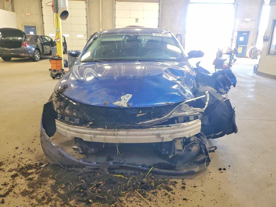 57213046 :رقم المزاد ، 1C3CCCAB9GN124369 vin ، 2016 Chrysler 200 مزاد بيع