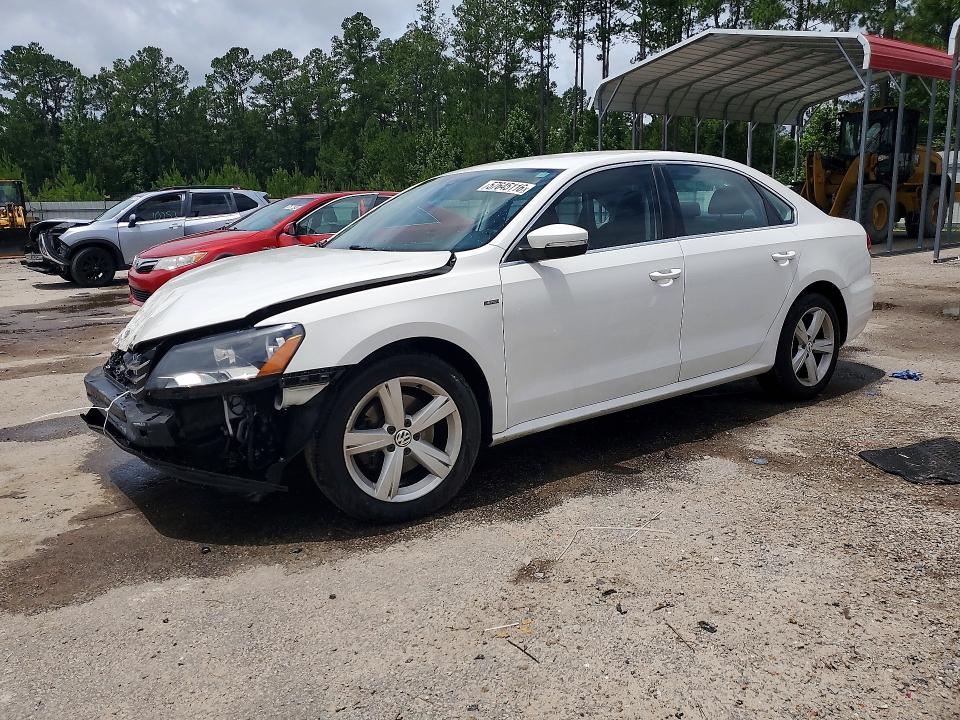 2015 Volkswagen Passat მანქანა იყიდება აუქციონზე, vin: 1VWAT7A31FC106183, აუქციონის ნომერი: 57645116
