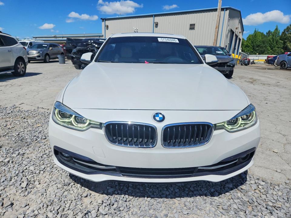 57346946 :رقم المزاد ، WBA8B9G57JNU97715 vin ، 2018 Bmw 330 مزاد بيع