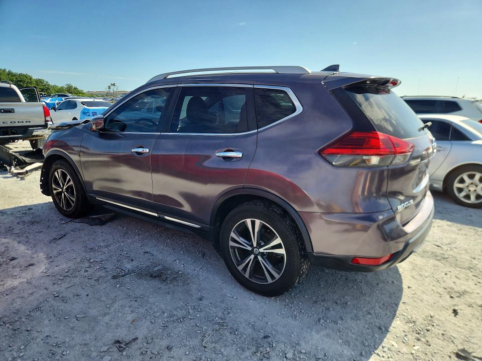 2017 Nissan Rogue მანქანა იყიდება აუქციონზე, vin: 5N1AT2MT2HC749514, აუქციონის ნომერი: 56328236