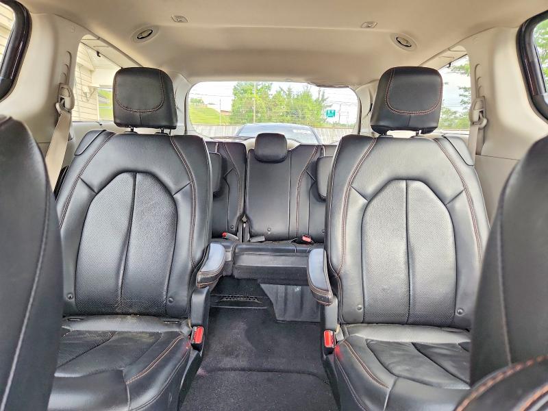 56583056 :رقم المزاد ، 2C4RC1BG6JR353509 vin ، 2018 Chrysler Pacifica مزاد بيع