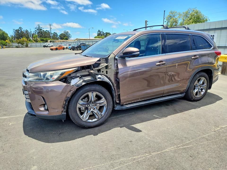 58703146 :رقم المزاد ، 5TDDZRFH5JS854635 vin ، 2018 Toyota Highlander مزاد بيع