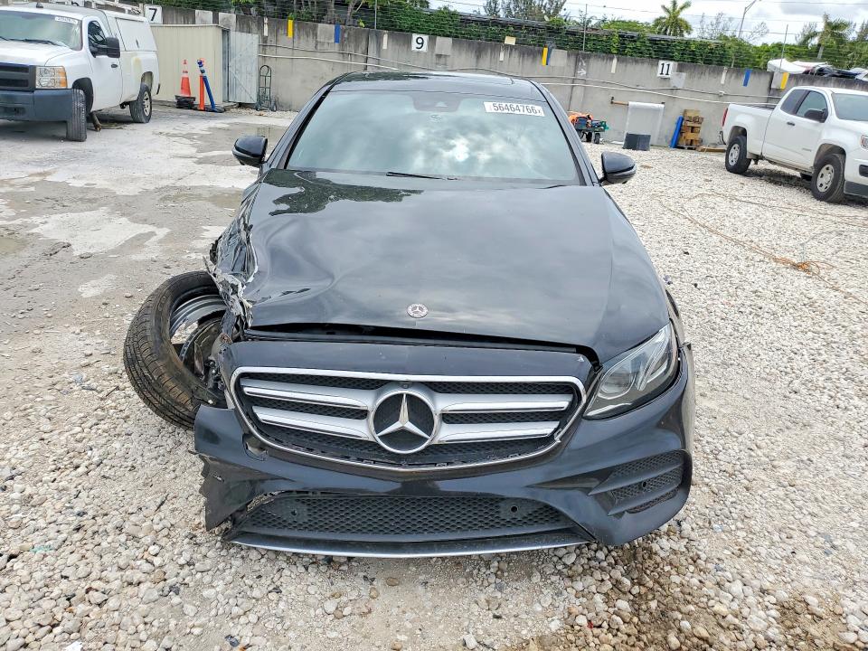 56464766 :رقم المزاد ، WDDZF4JB4KA517429 vin ، 2019 Mercedes-benz E مزاد بيع
