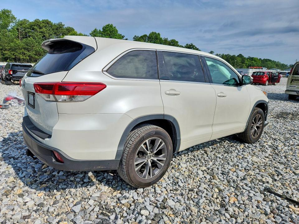 2018 Toyota Highlander მანქანა იყიდება აუქციონზე, vin: 5TDZZRFH5JS274338, აუქციონის ნომერი: 58718426