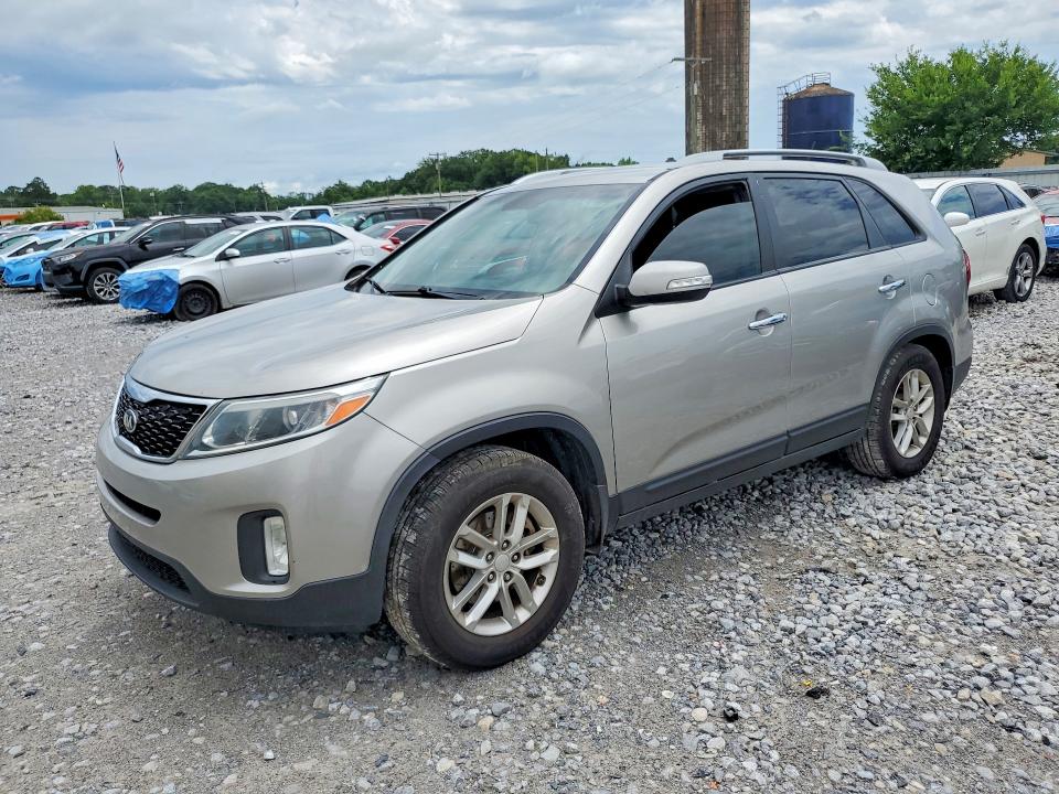 55832186 :رقم المزاد ، 5XYKT4A64FG628592 vin ، 2015 Kia Sorento مزاد بيع