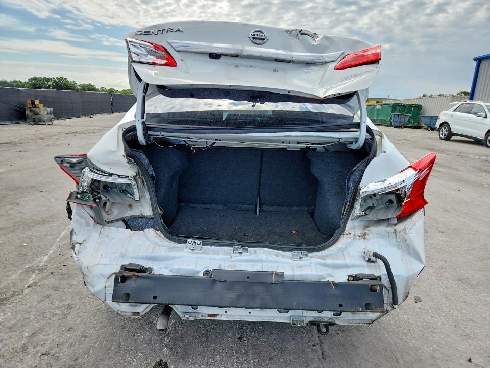 2018 Nissan Sentra მანქანა იყიდება აუქციონზე, vin: 3N1AB7AP3JY348789, აუქციონის ნომერი: 56715746