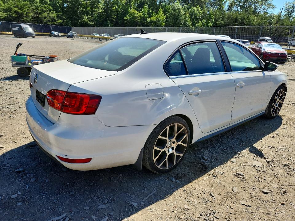 2013 Volkswagen Jetta მანქანა იყიდება აუქციონზე, vin: 3VW4A7AJ4DM239730, აუქციონის ნომერი: 51829036