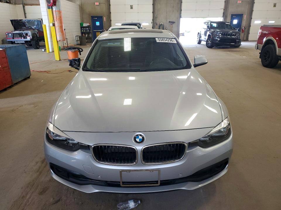 2016 Bmw 320 მანქანა იყიდება აუქციონზე, vin: WBA8E5G58GNT41014, აუქციონის ნომერი: 55854296