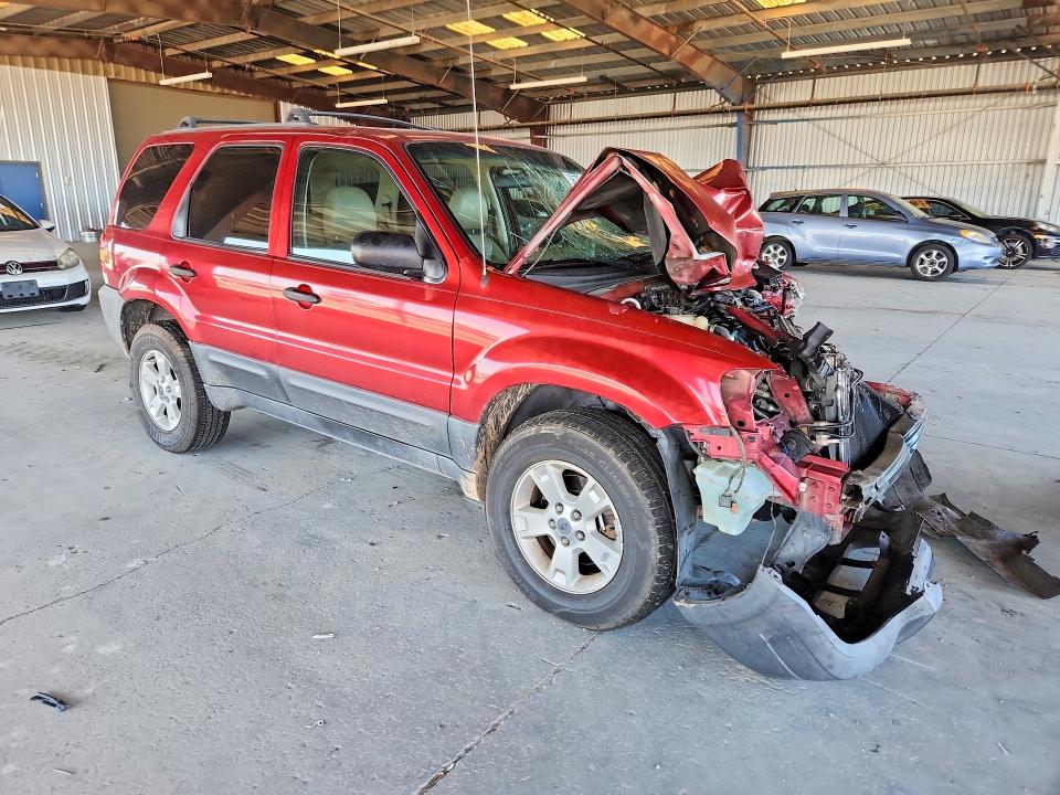 56731946 :رقم المزاد ، 1FMYU93195DA04835 vin ، 2005 Ford Escape مزاد بيع