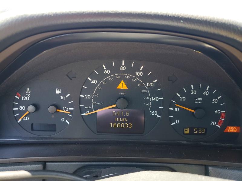 2000 Mercedes-benz E მანქანა იყიდება აუქციონზე, vin: WDBJF65J5YB157898, აუქციონის ნომერი: 55722556