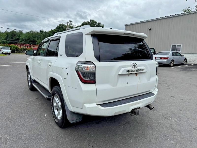 58918586 :رقم المزاد ، JTEBU5JRXF5234841 vin ، 2015 Toyota 4runner مزاد بيع