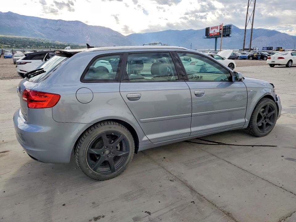Aukcja sprzedaży 2011 Audi A3, vin: WAUKJBFM6BA124313, numer aukcji: 55063126