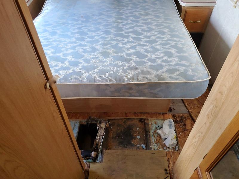 1999 Other Rv Recreational Vehicle (rv) მანქანა იყიდება აუქციონზე, vin: 3FCNF53S5XJA18193, აუქციონის ნომერი: 57695156