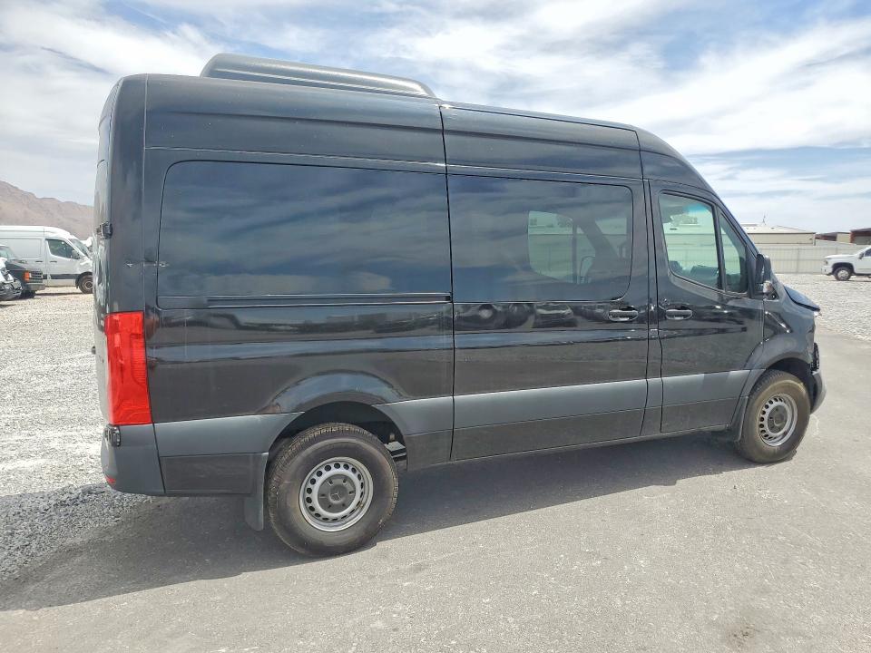 56242606 :رقم المزاد ، W1Z4EFHY8NP516936 vin ، 2022 Mercedes Benz Sprinter مزاد بيع