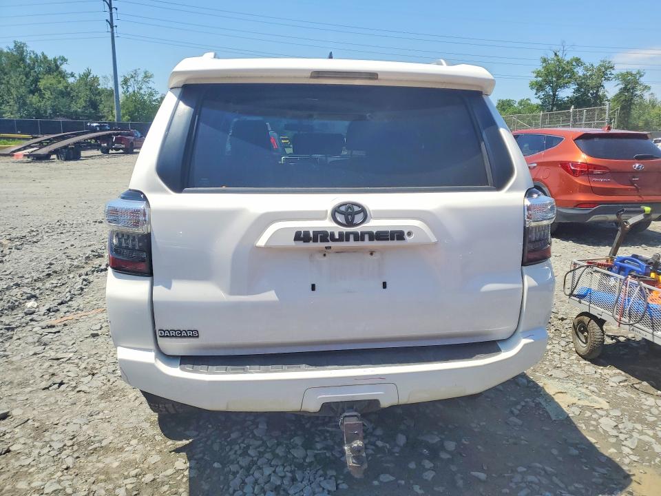 56034226 :رقم المزاد ، JTEBU5JR6F5272714 vin ، 2015 Toyota 4runner مزاد بيع