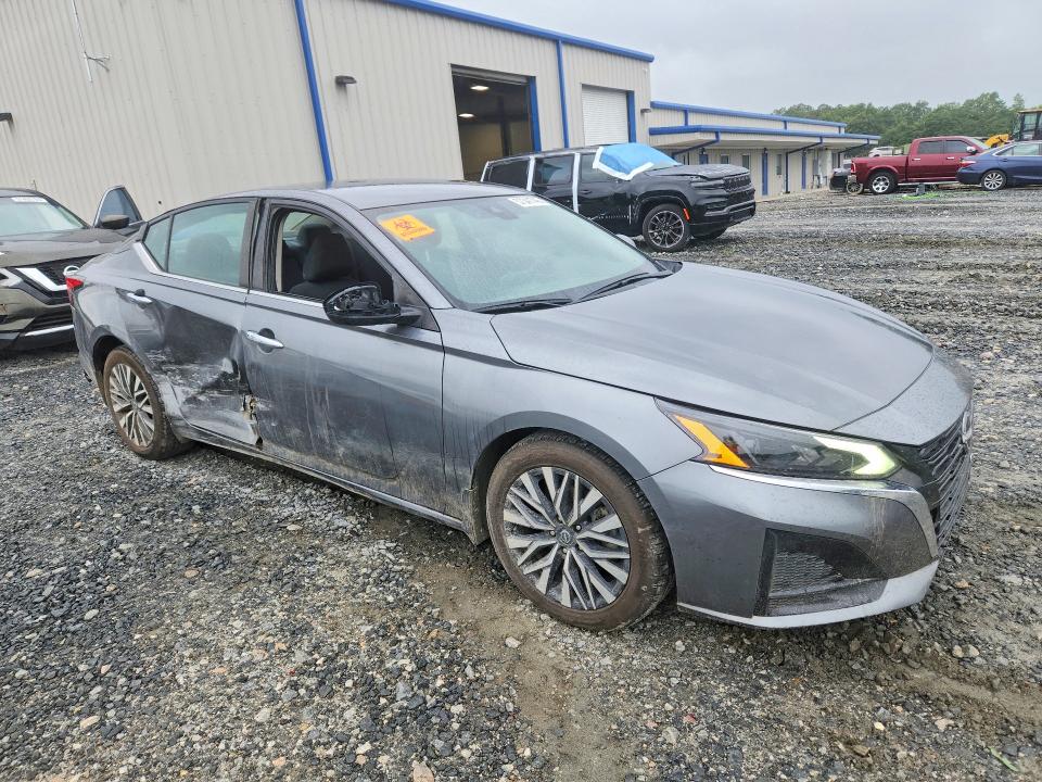 57341746 :رقم المزاد ، 1N4BL4DV8PN305830 vin ، 2023 Nissan Altima مزاد بيع
