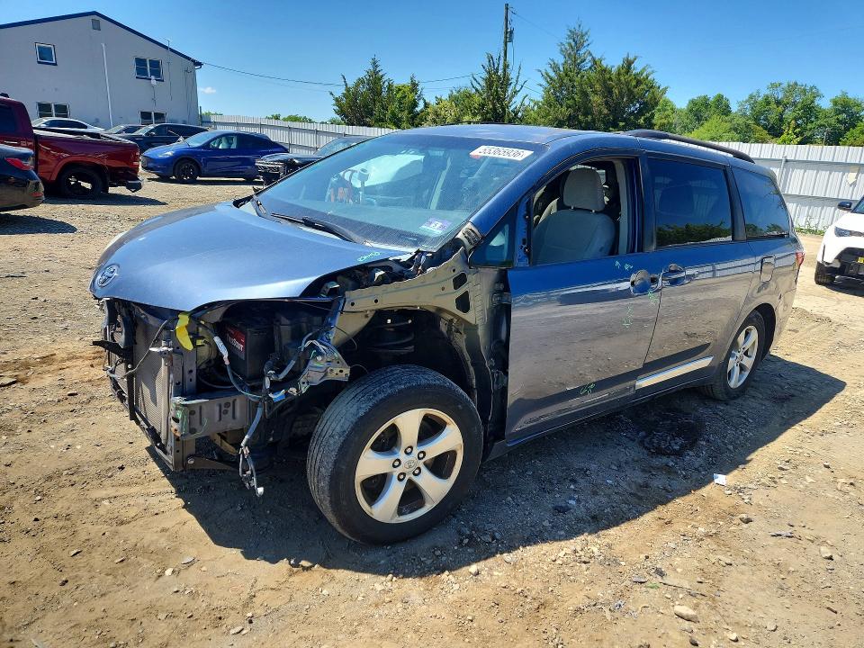 Aukcja sprzedaży 2015 Toyota Sienna, vin: 5TDKK3DC4FS580898, numer aukcji: 55365936
