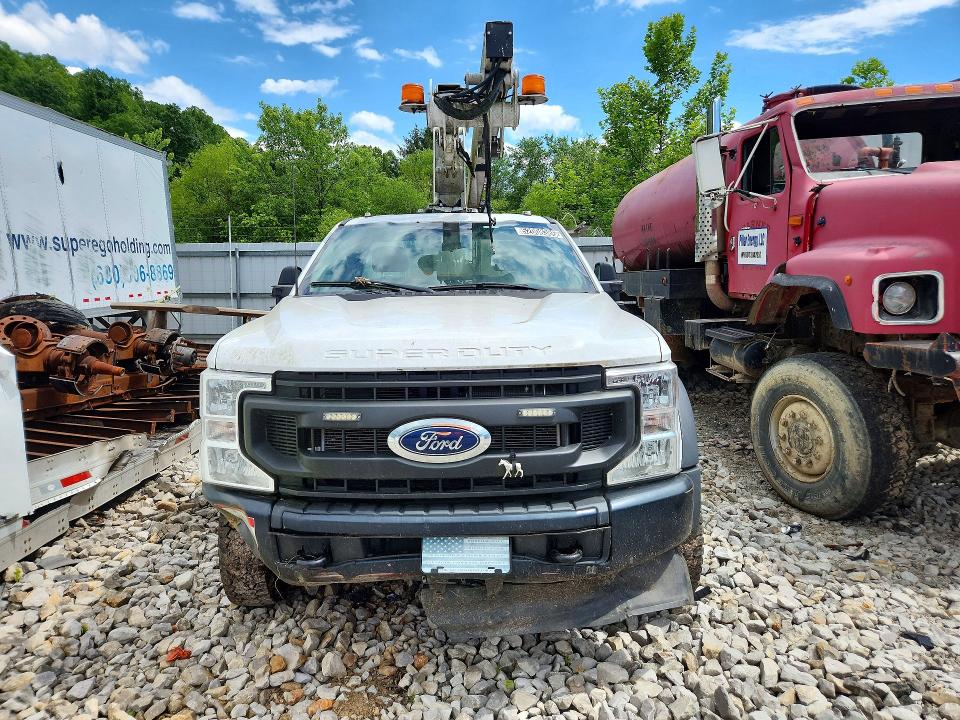 52008386 :رقم المزاد ، 1FDUF5HT5MDA11825 vin ، 2021 Ford F550 مزاد بيع