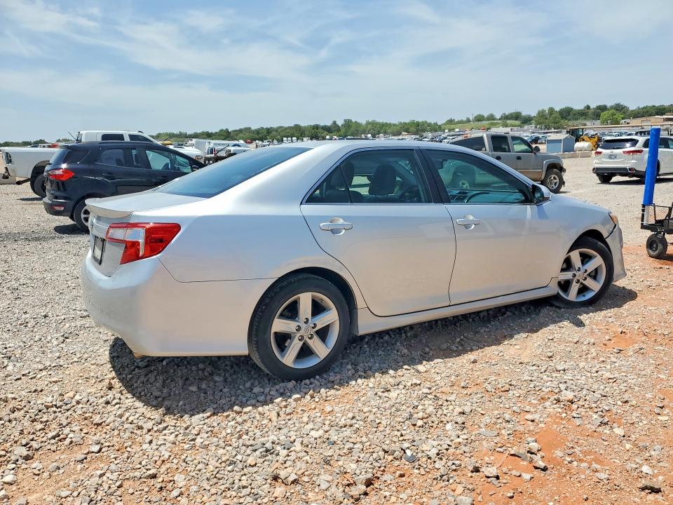 59121776 :رقم المزاد ، 4T1BF1FK1EU750752 vin ، 2014 Toyota Camry مزاد بيع