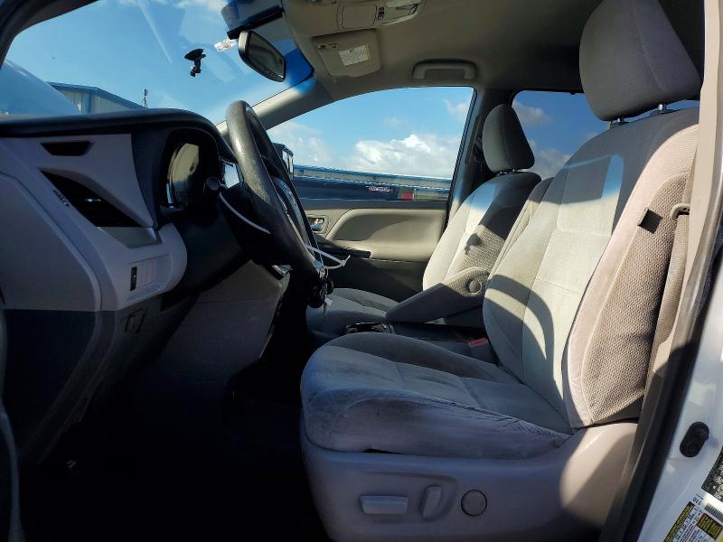 56086146 :رقم المزاد ، 5TDKK3DC3FS611879 vin ، 2015 Toyota Sienna مزاد بيع
