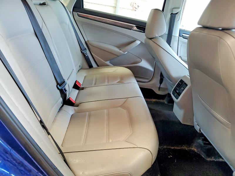 58910816 :رقم المزاد ، 1VWBT7A33HC008084 vin ، 2017 Volkswagen Passat مزاد بيع