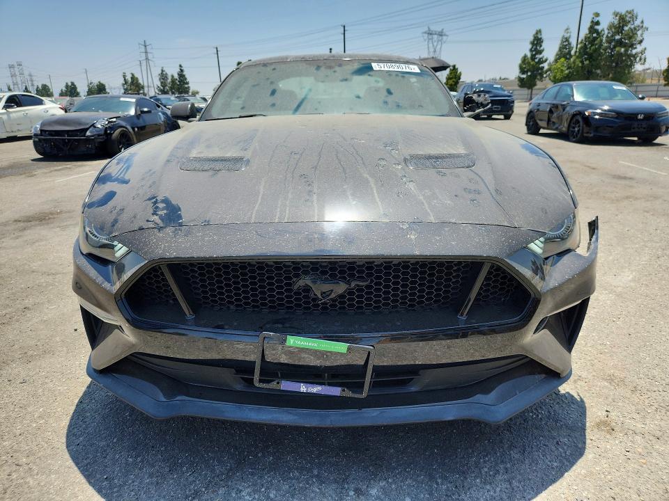 57089076 :رقم المزاد ، 1FA6P8TH1J5105016 vin ، 2018 Ford Mustang مزاد بيع